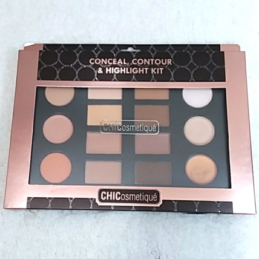 CHICosmetique Conceal Contour & Highlight Kit. NEW